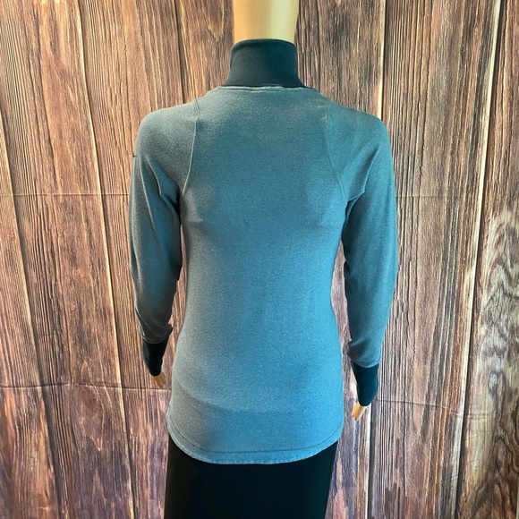 Nike Dri-fit size small stretchy athletic workout light and dark blue jacket - Picture 7 of 16